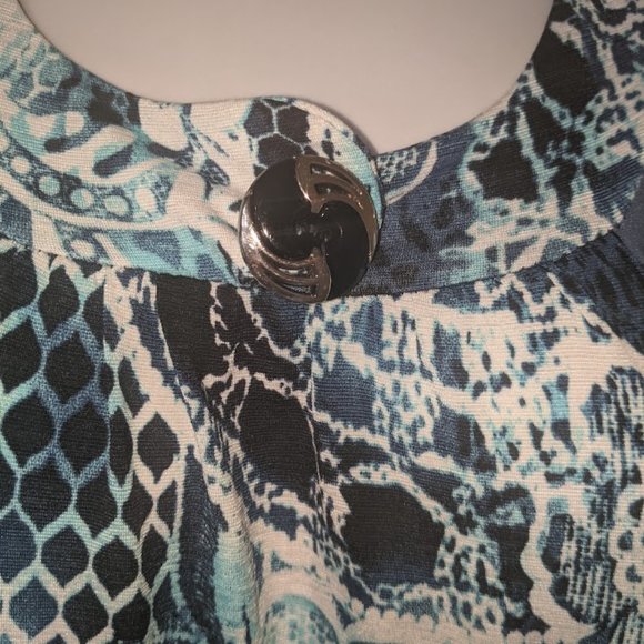 Blue Layered Look Short Sleeve Top Size 2X - Picture 4 of 5